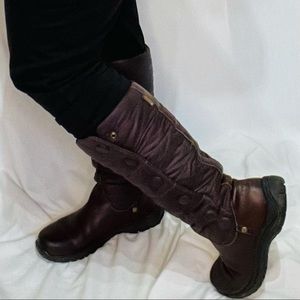 Size 7 UGGS, snap closures,Vibram sole!  15” at the top snap when done up